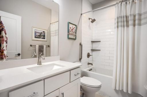 5075 216th St W - MLS Sized - 014 - 14 Bathroom.jpg