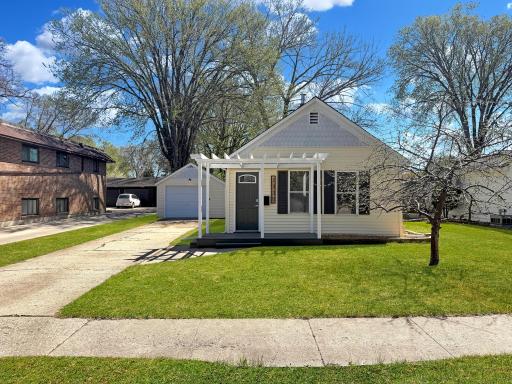 1330 14th Street S, Fargo, ND 58103