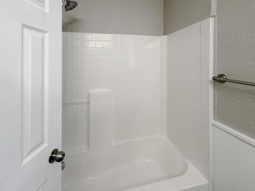 1330 14th Street S, Fargo, ND 58103