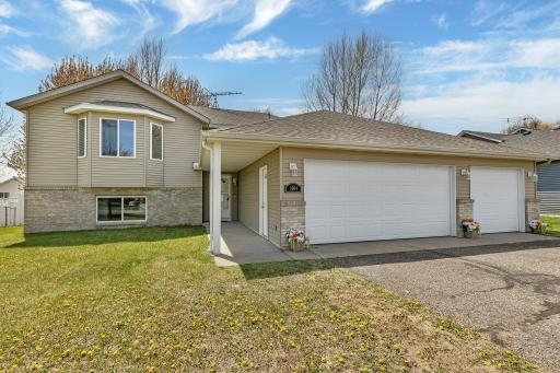 1904 4th Street N, Sartell, MN 56377
