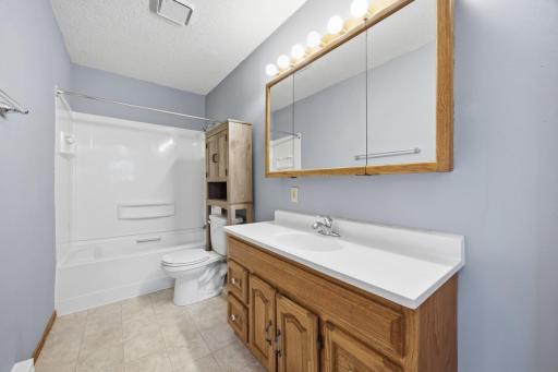 1908 20th Avenue S, Fargo, ND 58103
