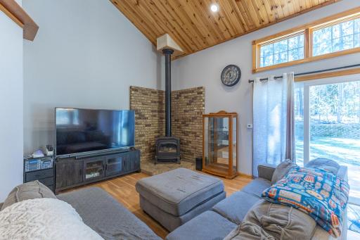 508 Spruce Grove Lane NW, Bemidji, MN 56601