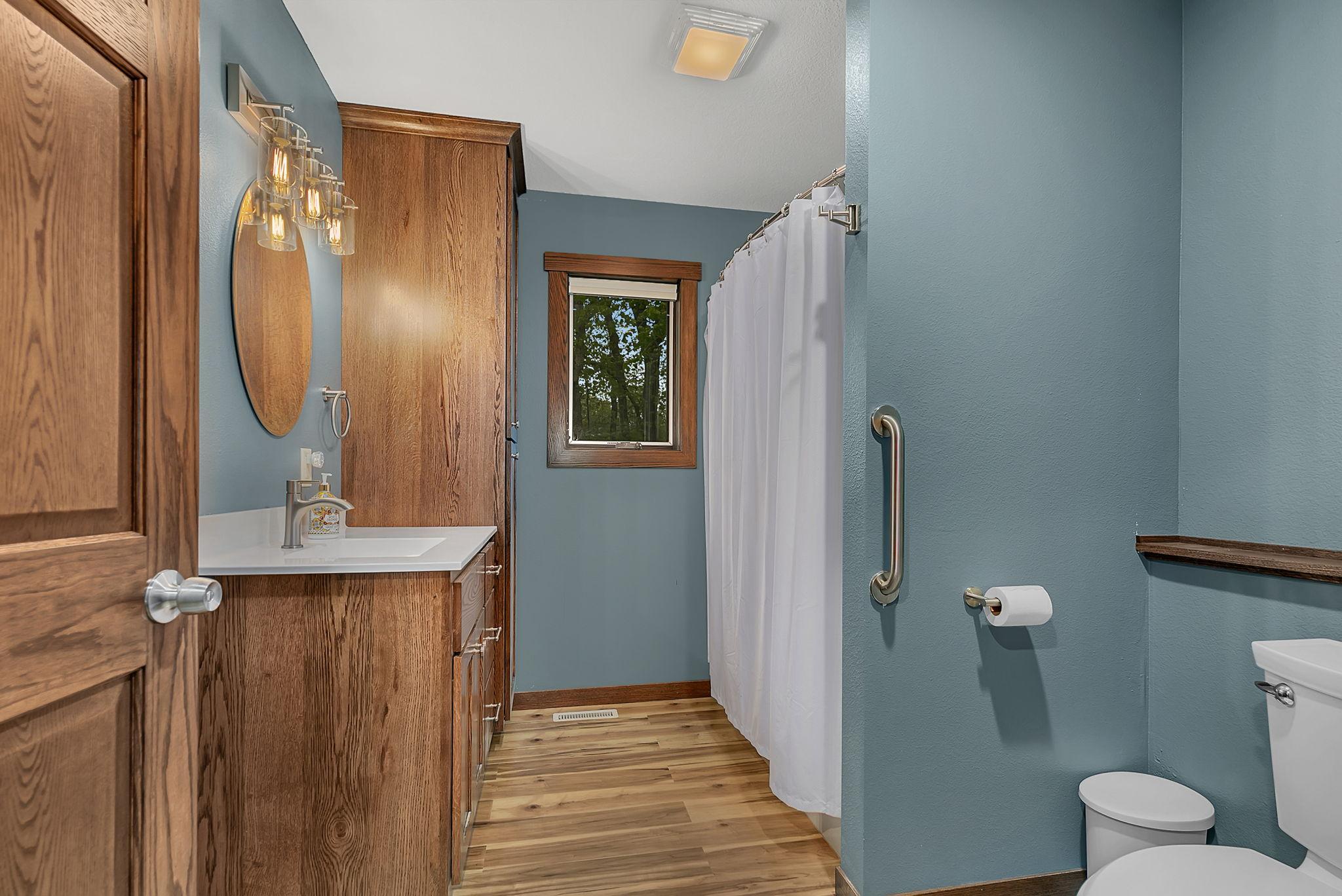 Main full bathroom