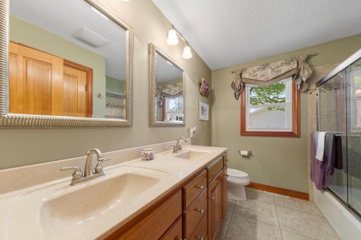 20 Mitchell Drive, Faribault, MN 55021