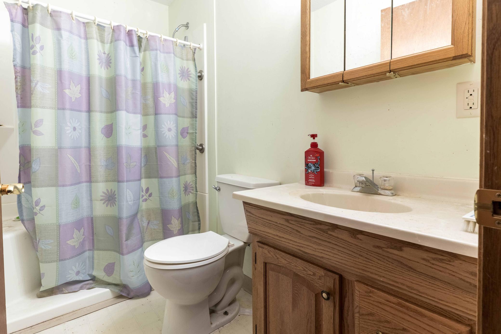 706, 708 Bathroom