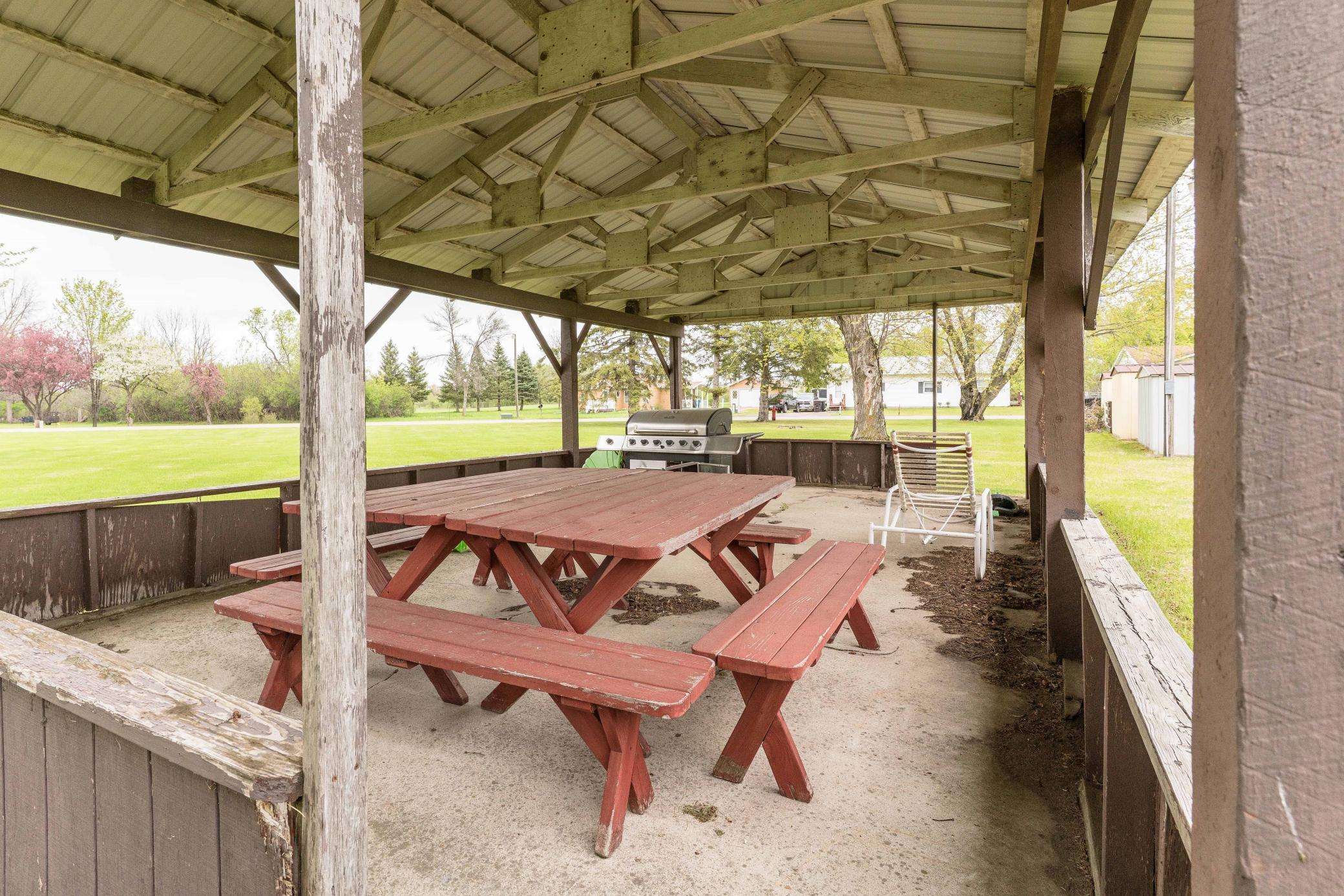 Picnic shelter