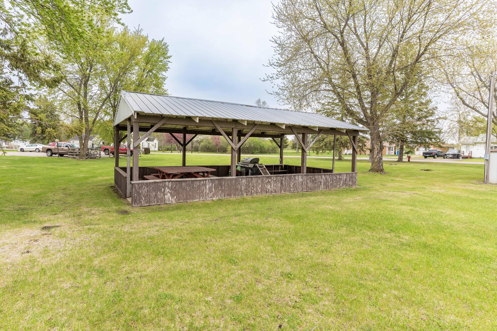 Picnic shelter