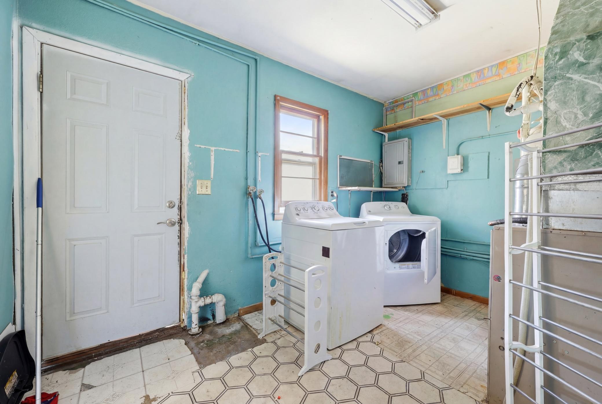 716 utility/laundry