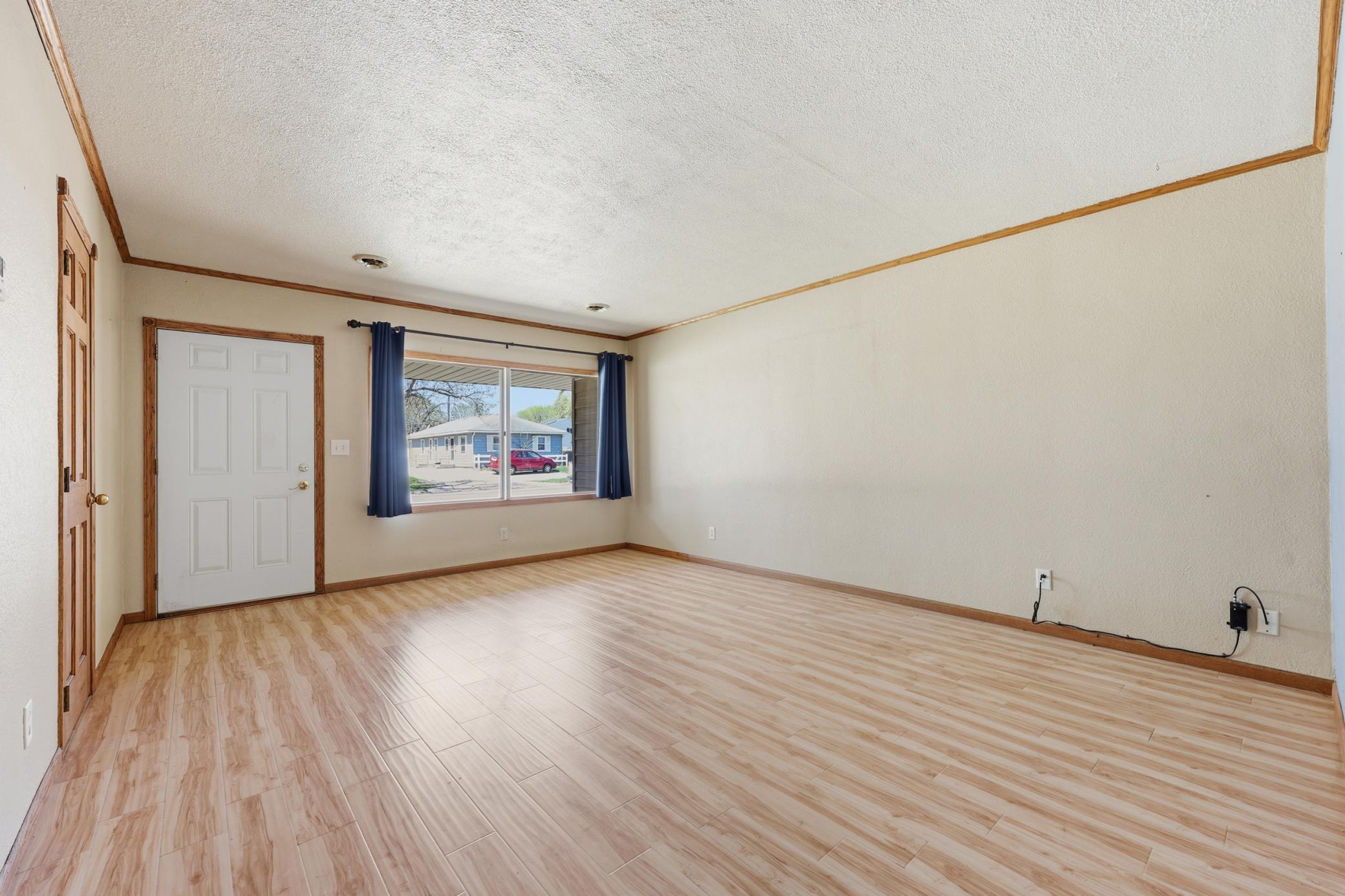718 Flex room