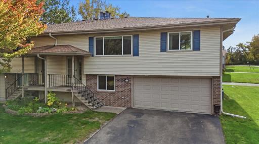6838 Sandlewood Road, Saint Paul, MN 55125