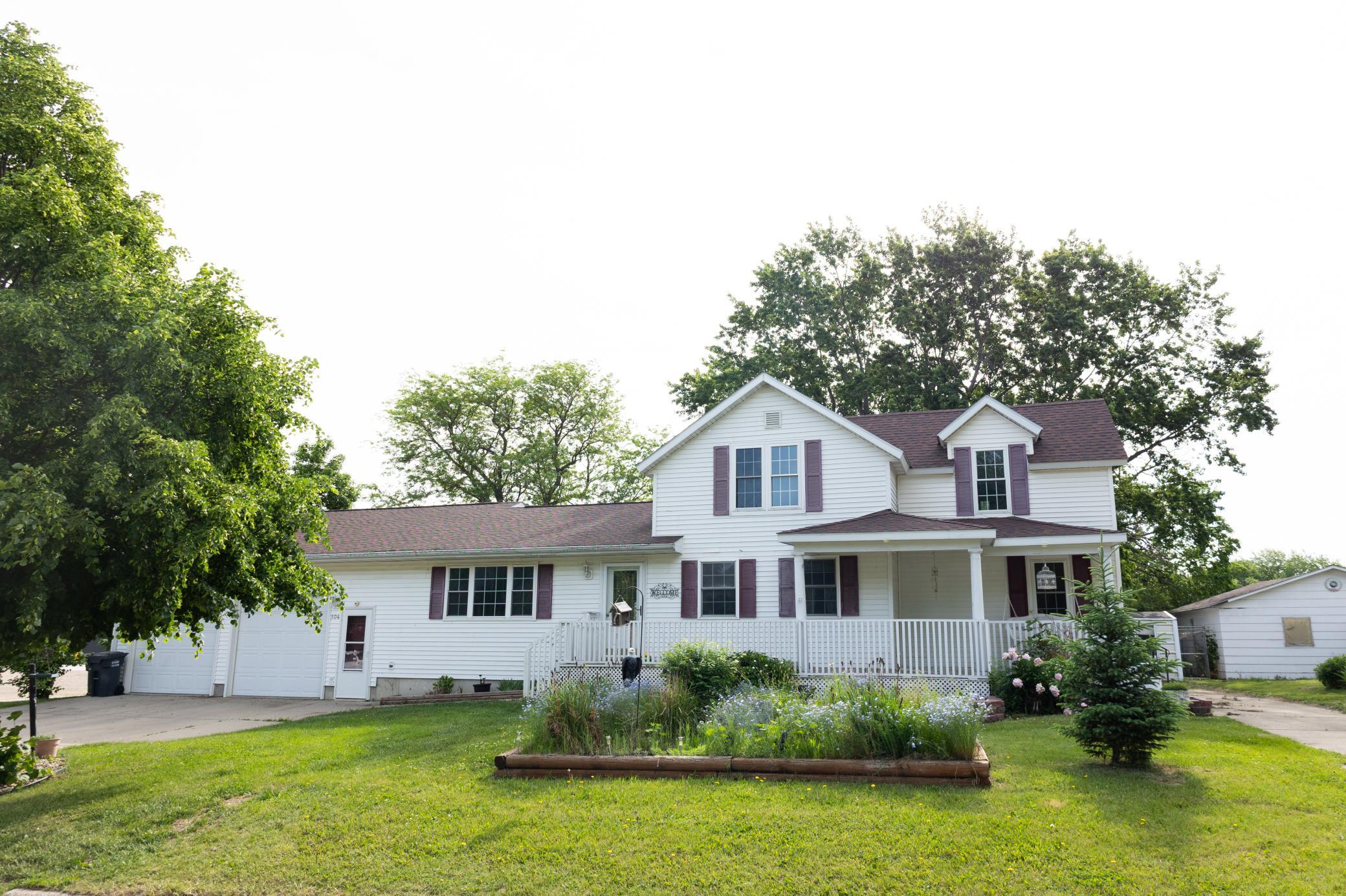 7074054