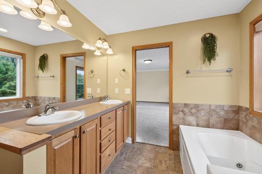 9400 Glacier Road, Minnetrista, MN 55375