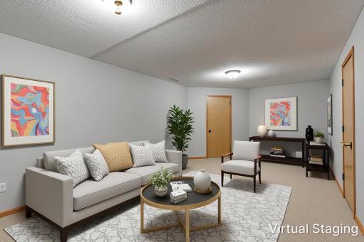 305 Chancery Lane, Mankato, MN 56001