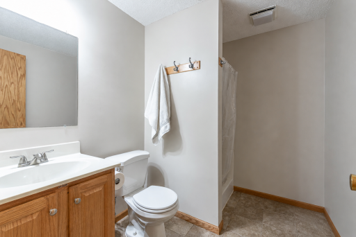 305 Chancery Lane, Mankato, MN 56001