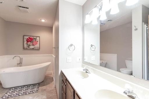 305 Chancery Lane, Mankato, MN 56001