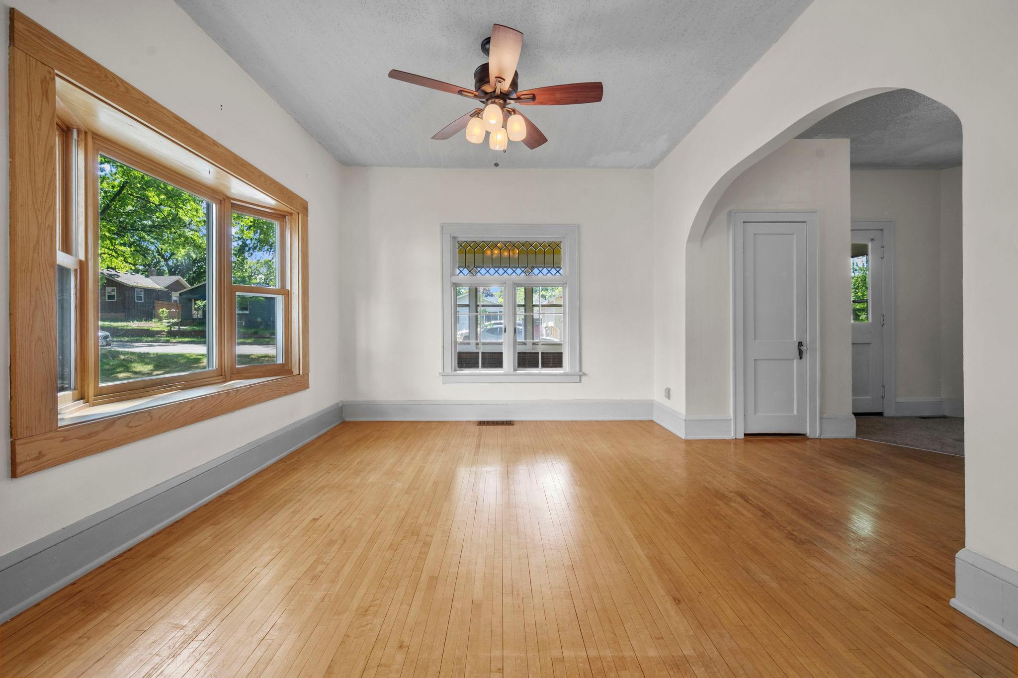 9' Ceilings