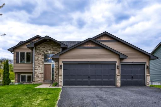 7549 Ohland Avenue NE, Elk River, MN 55330