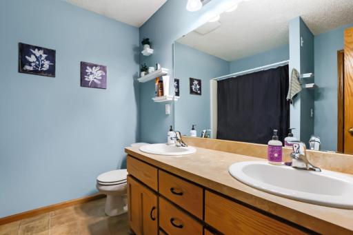 7549 Ohland Avenue NE, Elk River, MN 55330
