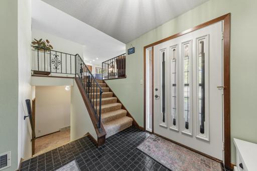 1813 Marie Lane, North Mankato, MN 56003