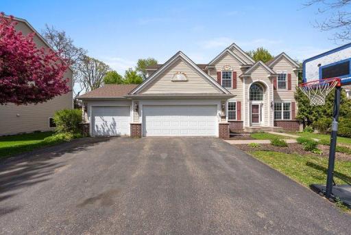 7128 Timber Crest Drive S, Cottage Grove, MN 55016