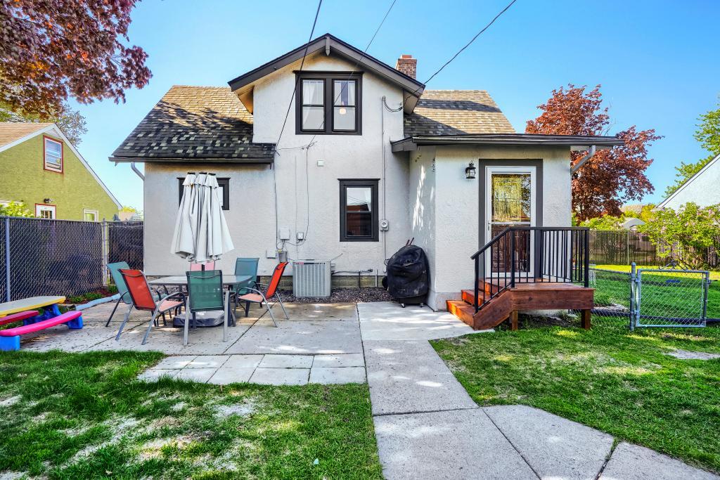 Spacious 20x12 patio perfect for entertaining