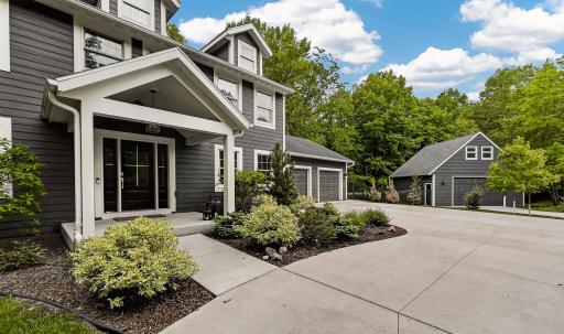 1147 Chippewa Drive NW, Rochester, MN 55901