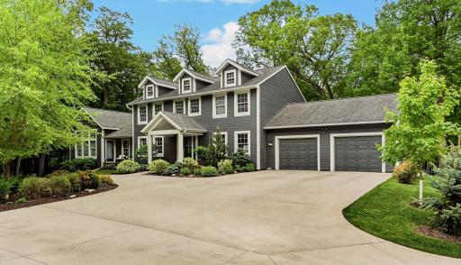 1147 Chippewa Drive NW, Rochester, MN 55901