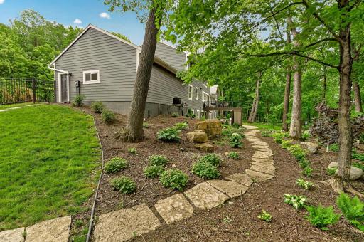 1147 Chippewa Drive NW, Rochester, MN 55901