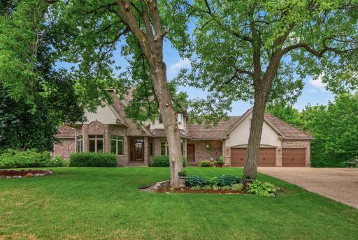 Come appreciate the spaces from the exterior to the interior. This home is situated on a treed yard in a cul-de-sac, with quick access to many of your needs.