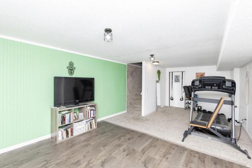 1721 42nd Street S, Fargo, ND 58103