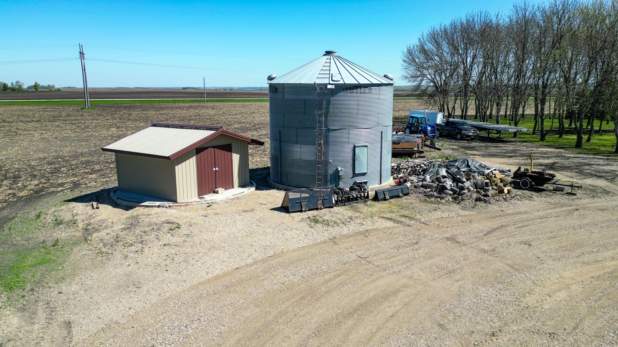 23877 County Road 21 Exterior (20).jpg