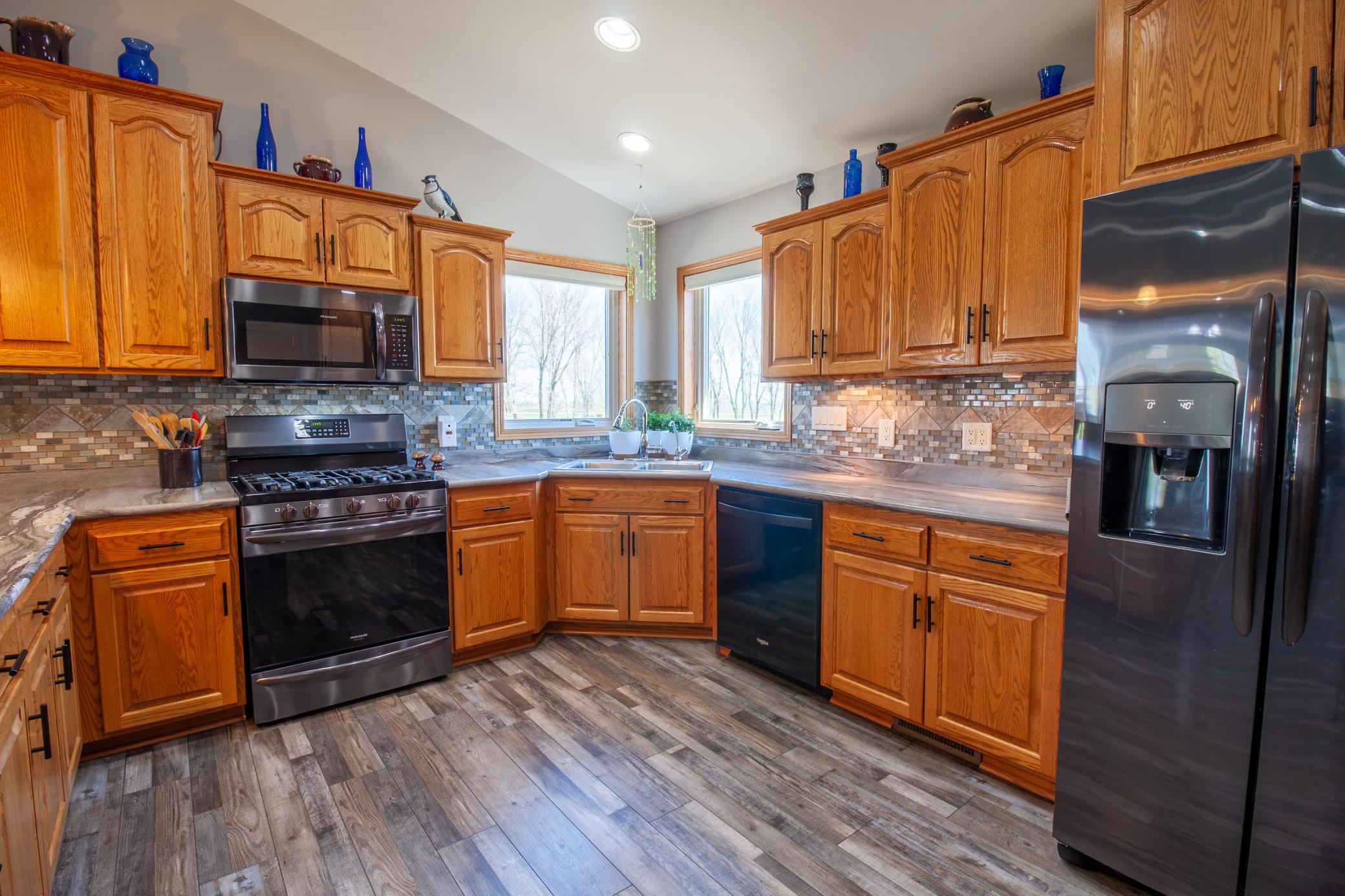 23877 County Road 21 Interior (49).jpg