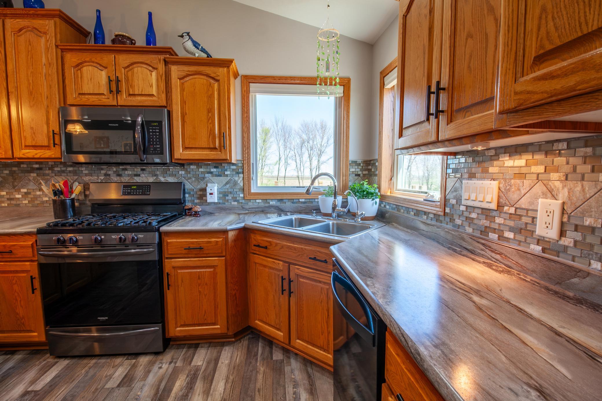 23877 County Road 21 Interior (46).jpg