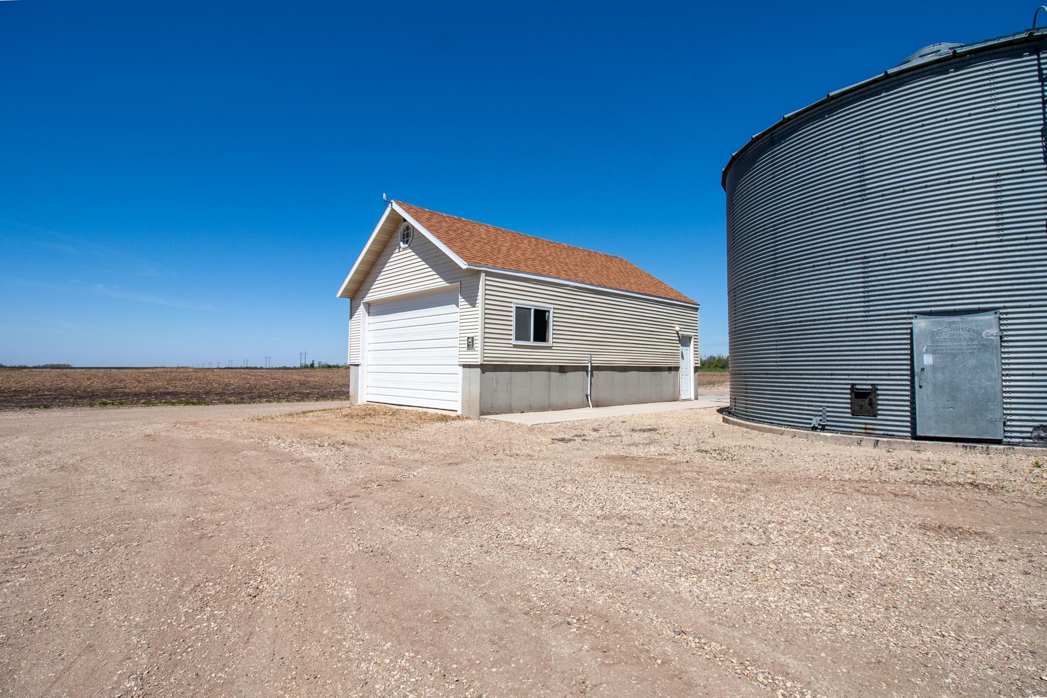 23877 County Road 21 Exterior (15).jpg