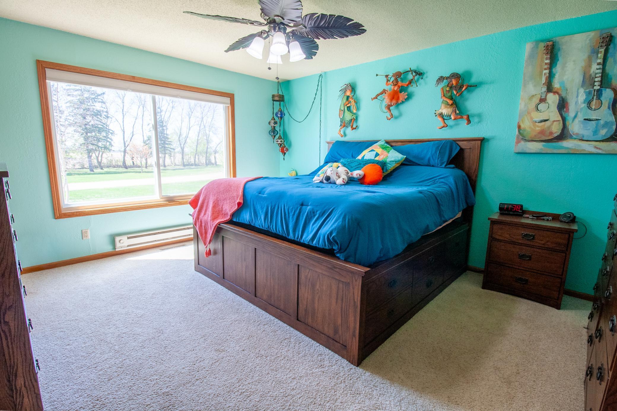 Main level master suite