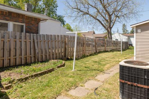 311 Center Avenue S, Eyota, MN 55934