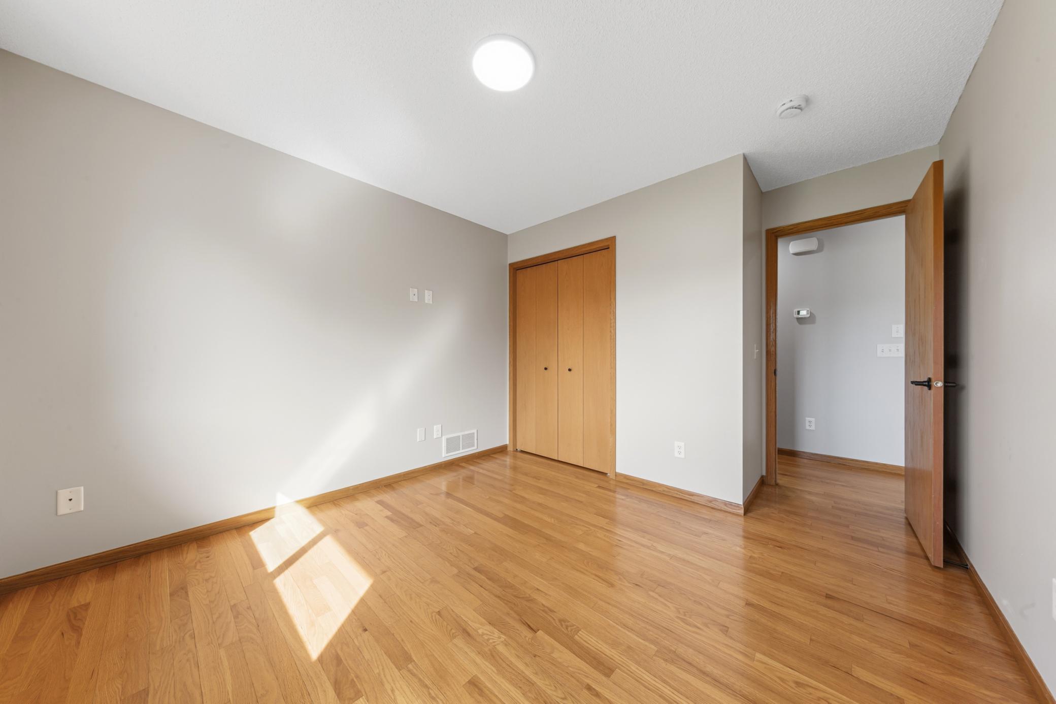 32_25 bedroom 1.jpg