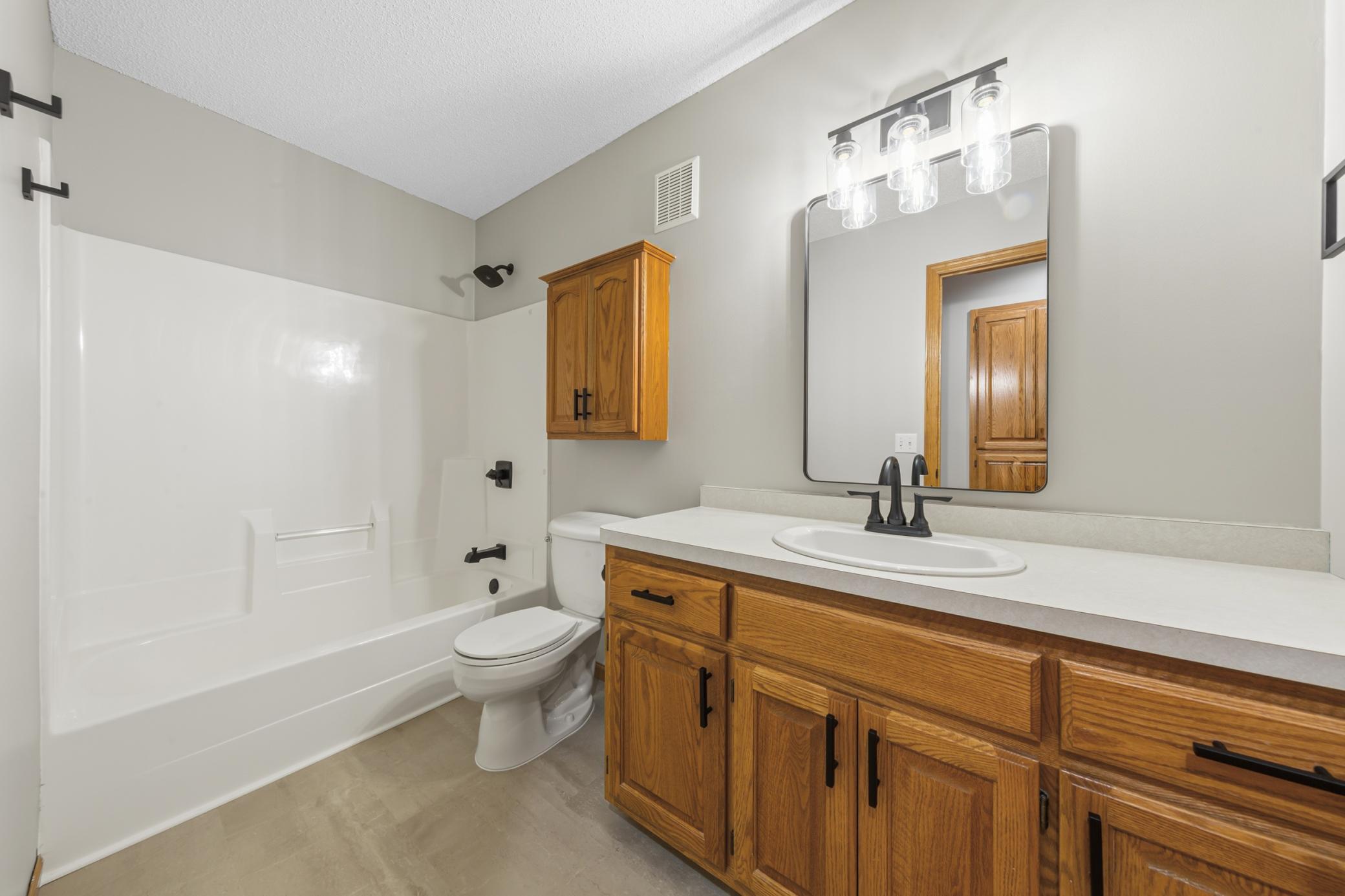 34_27 bathroom.jpg