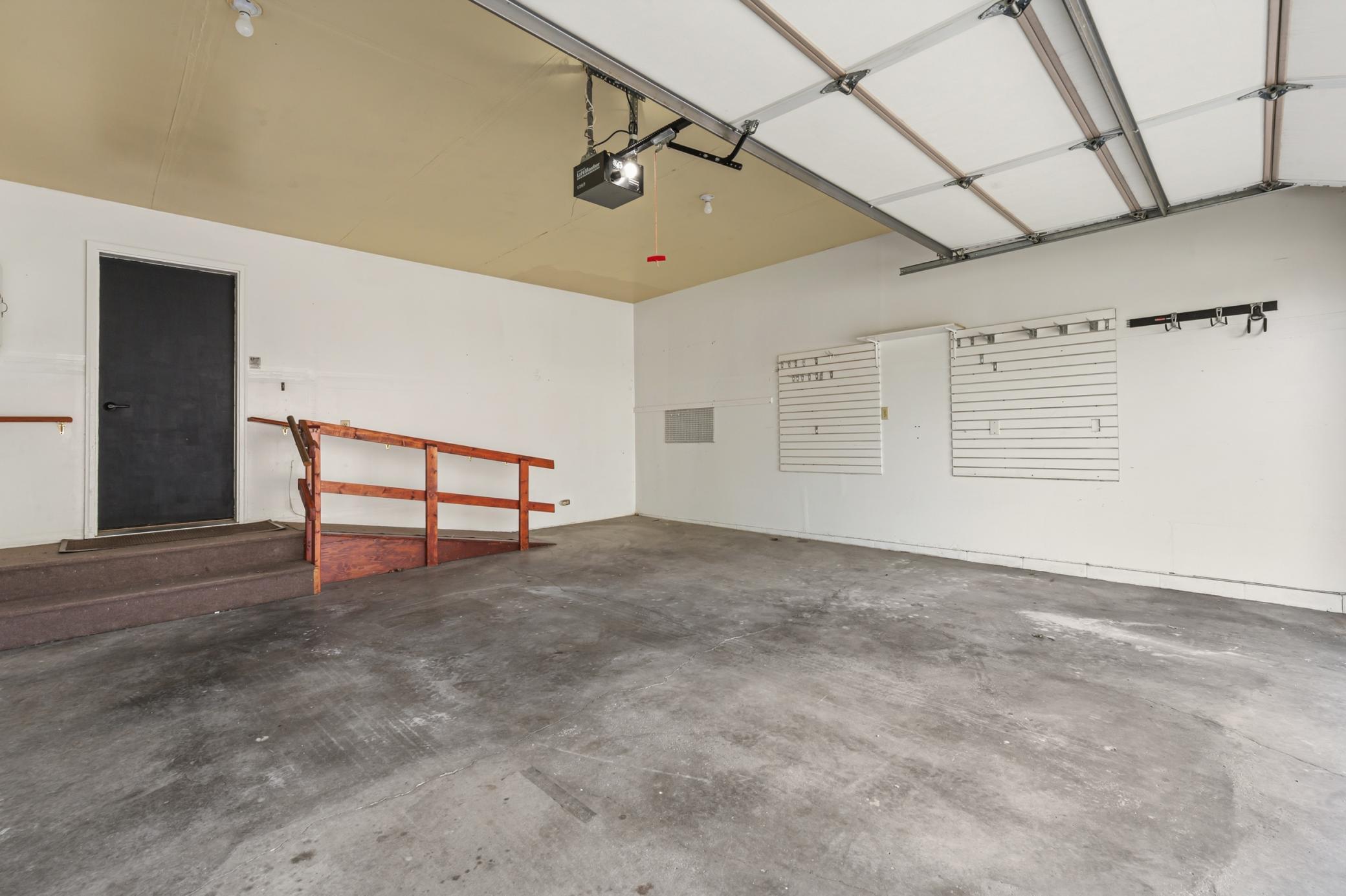56_47 garage.jpg