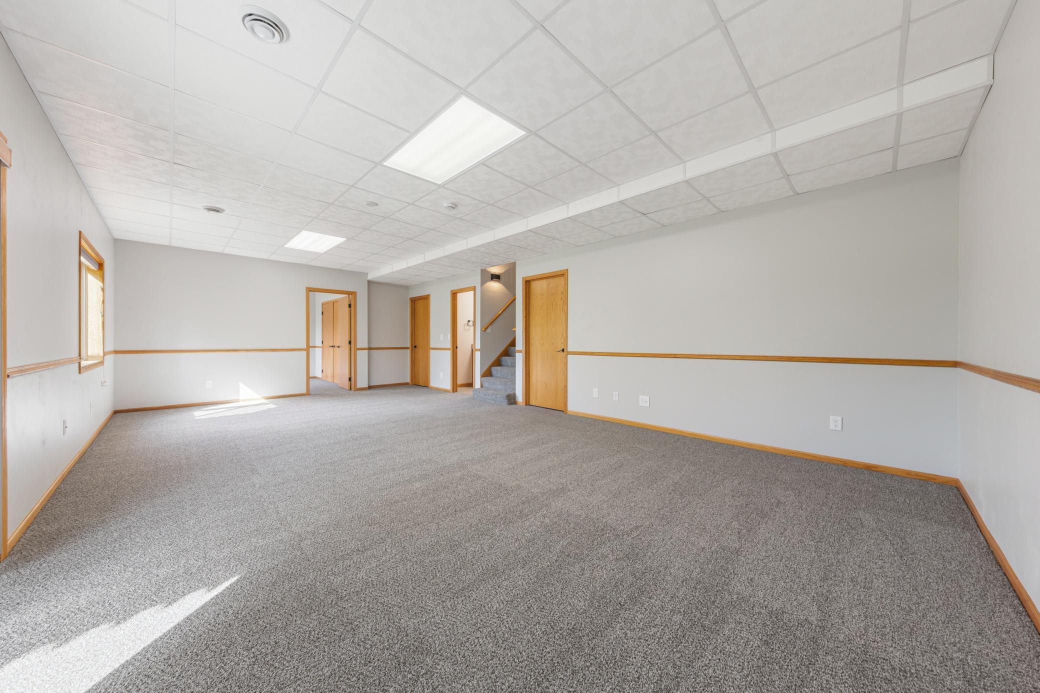 46_37 family room_lower.jpg