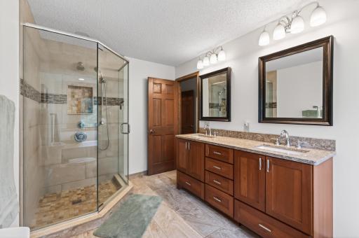 Walk-in shower with frameless shower doors