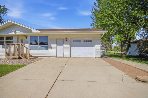315 Rena Belle Street NW, Eyota, MN 55934
