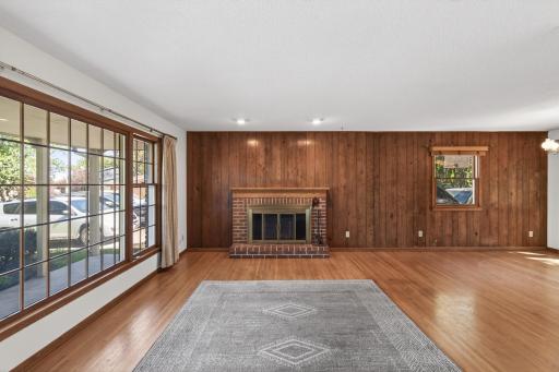 2431 Francis Street, South Saint Paul, MN 55075