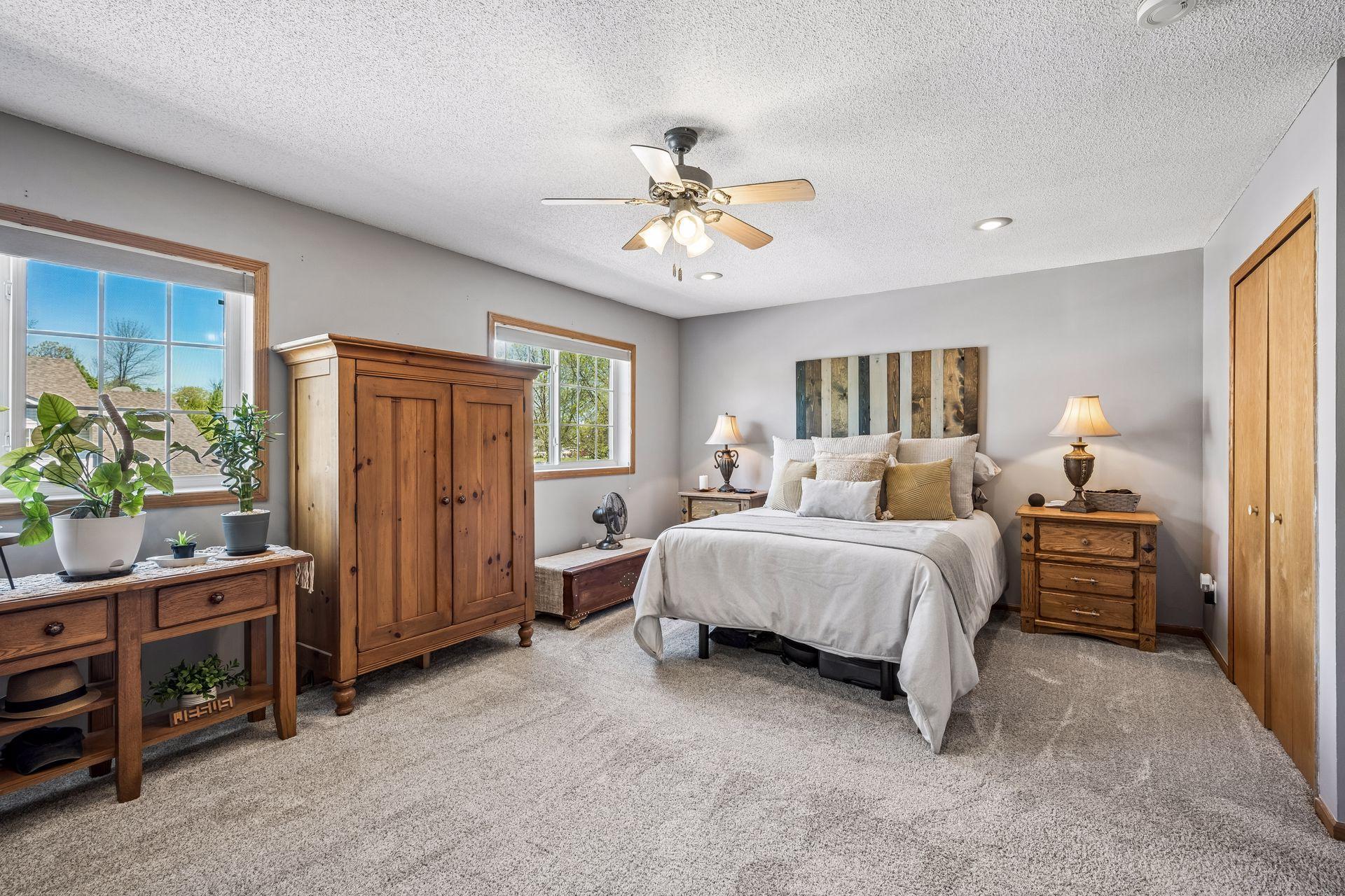Huge Main Bedroom.jpg