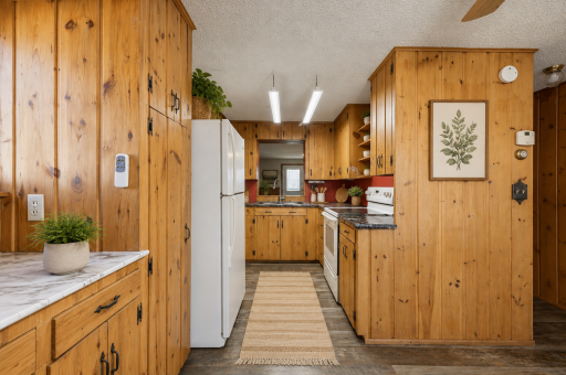 192 Shorewood Drive, Detroit Lakes, MN 56501