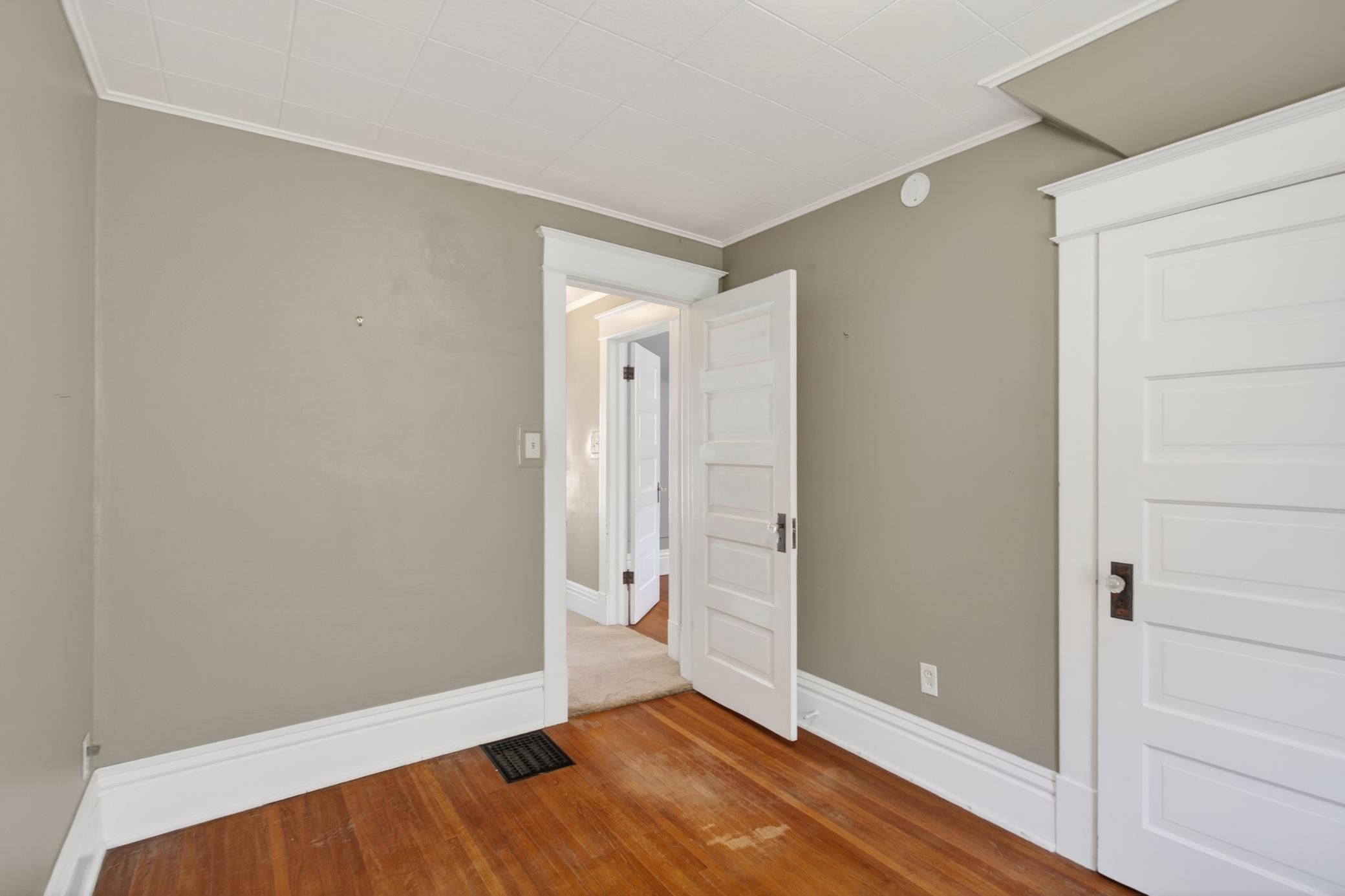 Upstairs Bedroom #2