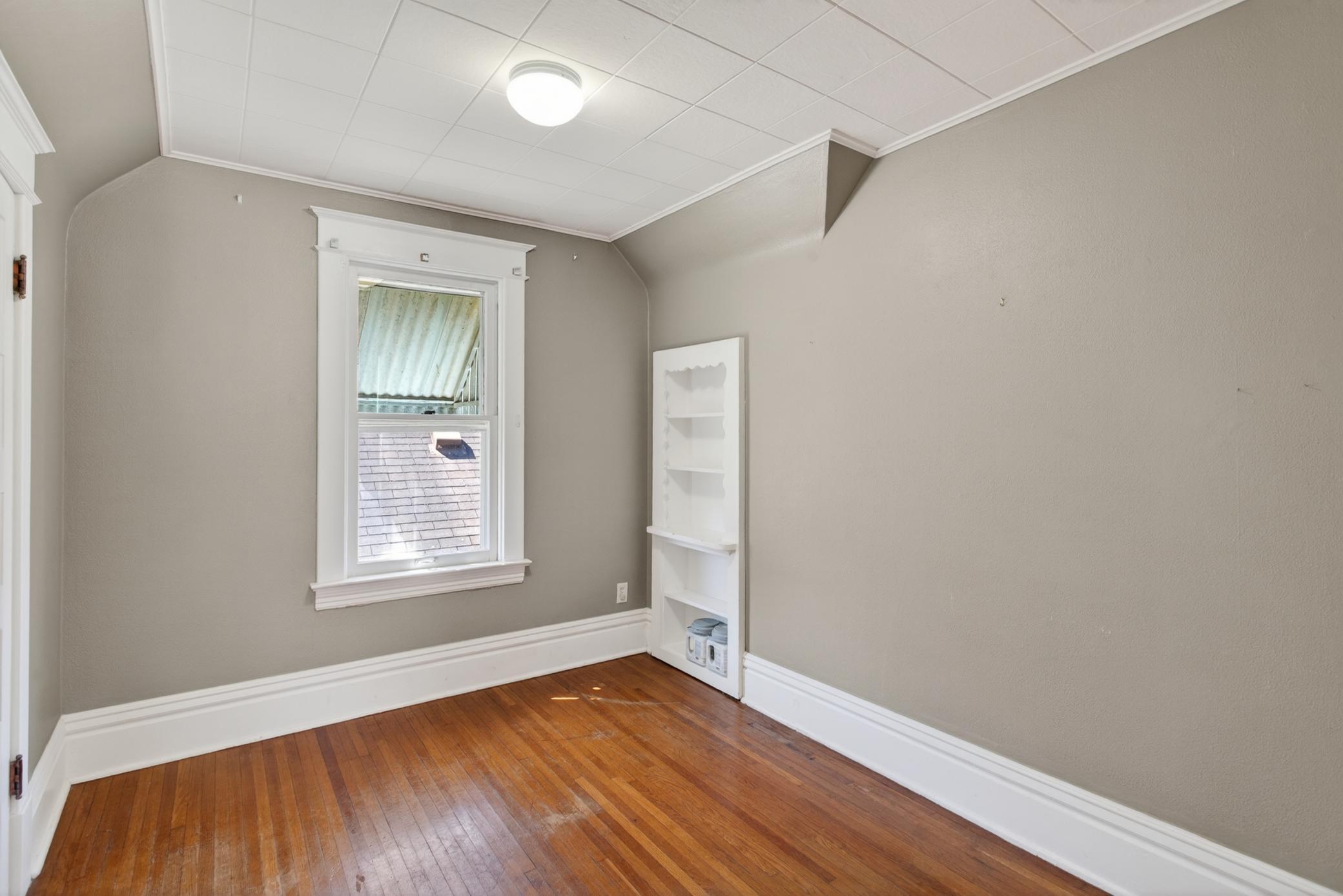 Upstairs Bedroom #2