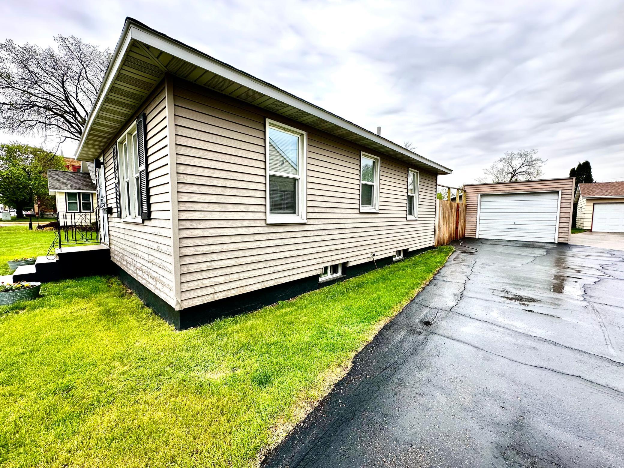 Shared Driveway to Single Garage