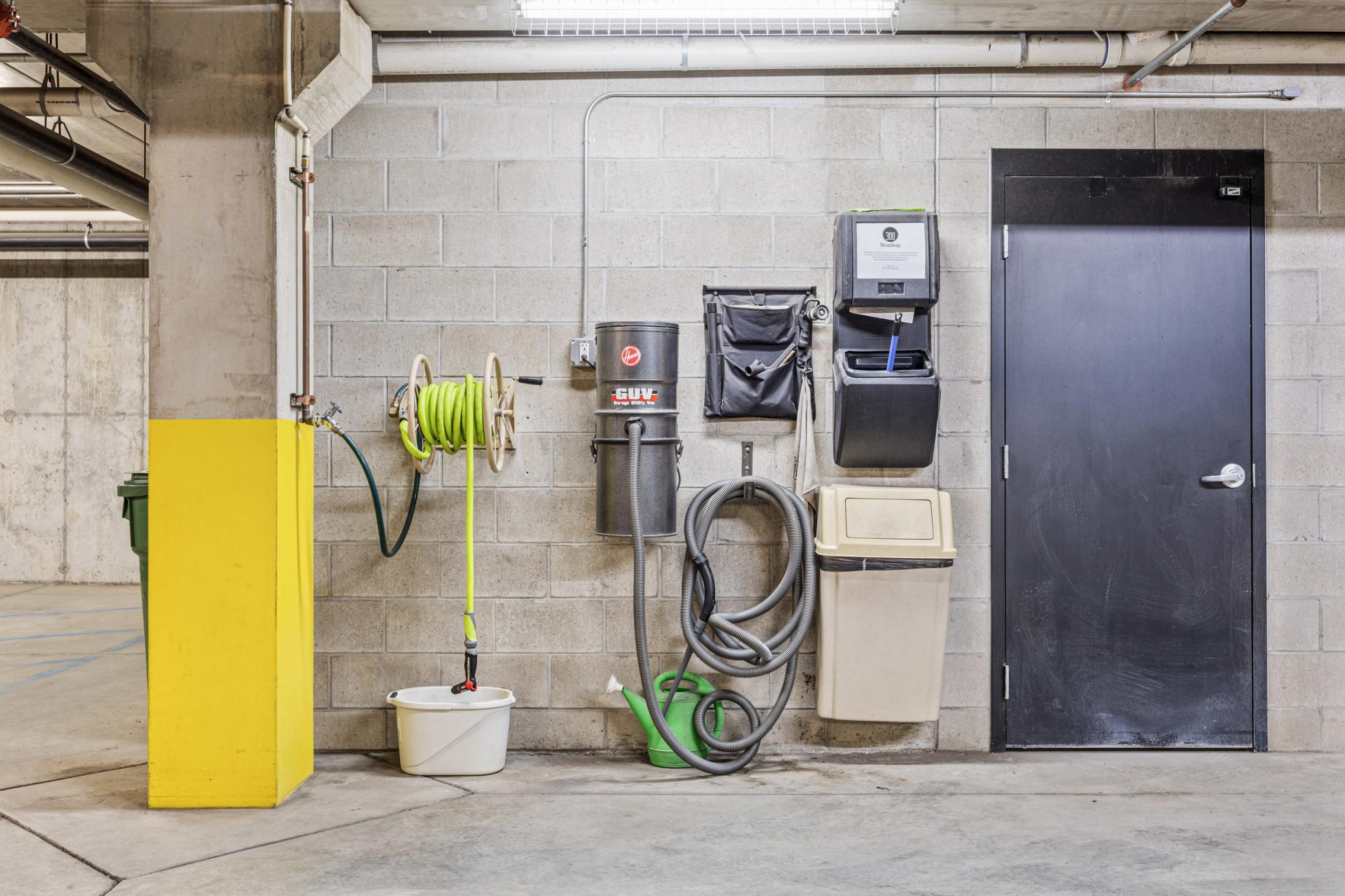 Car Maintenance Station
