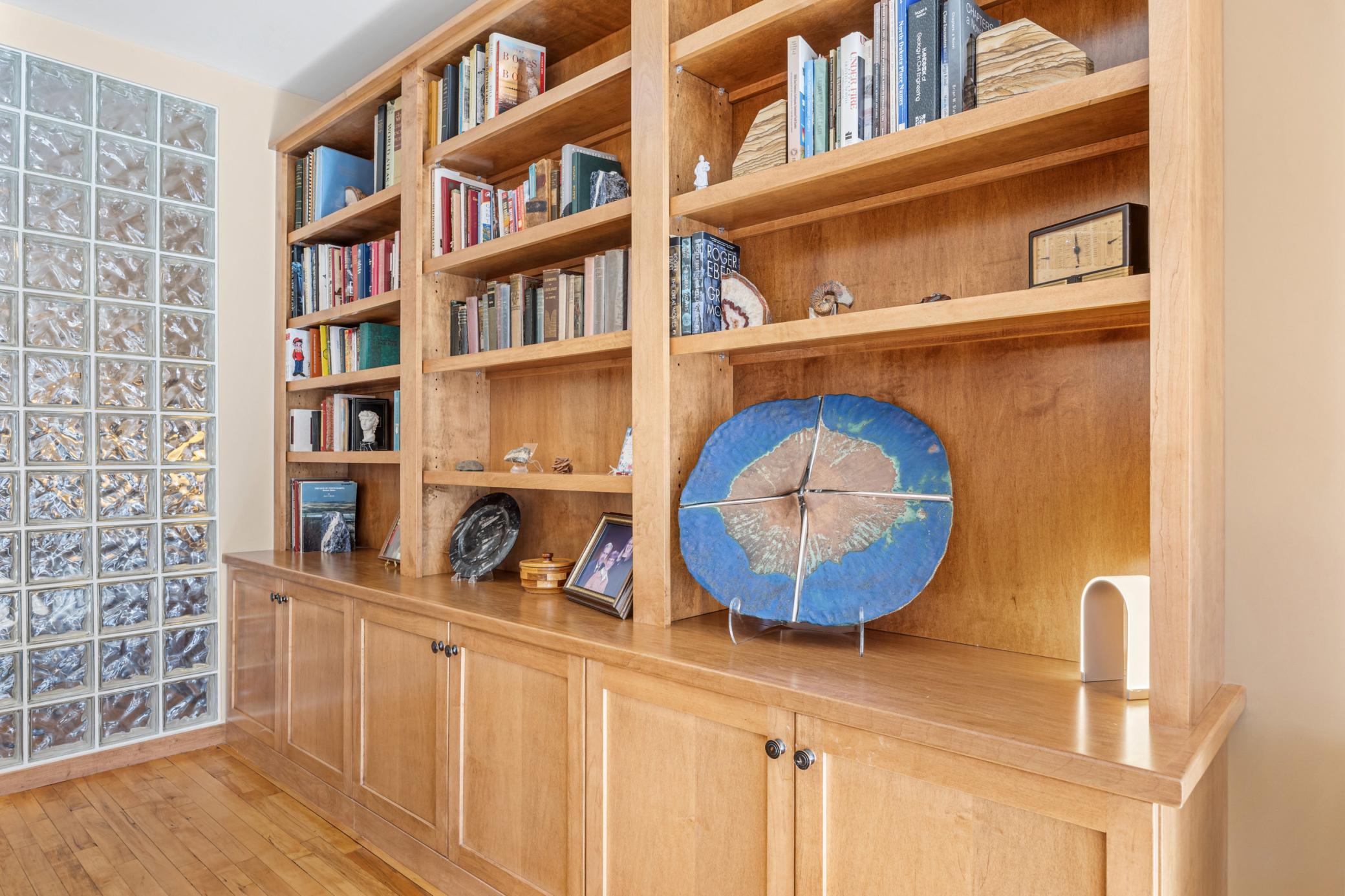 Living Room Built-In Shelving